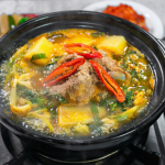 Xương heo hầm khoai tây 감자탕