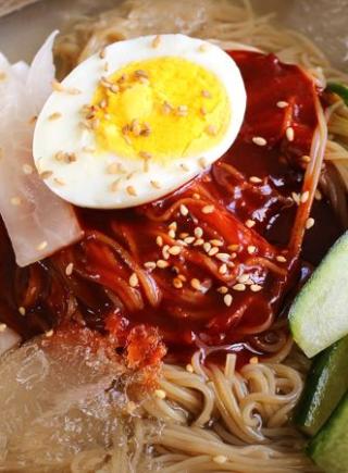 Vài Nét Về Mì Lạnh Hàn Quốc - Món Ăn Giải Nhiệt Cho Mùa Hè Nóng Bức