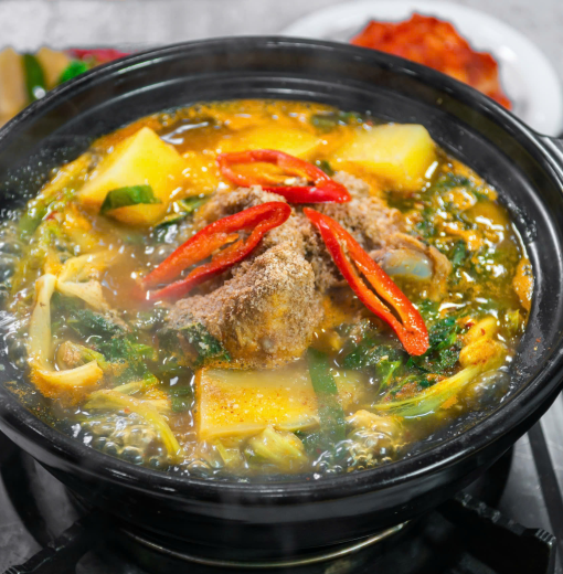 Xương heo hầm khoai tây 감자탕
