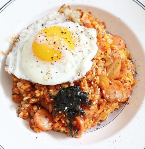 김치볶음밥/ Cơm chiên kimchi/ kimchi fried rice