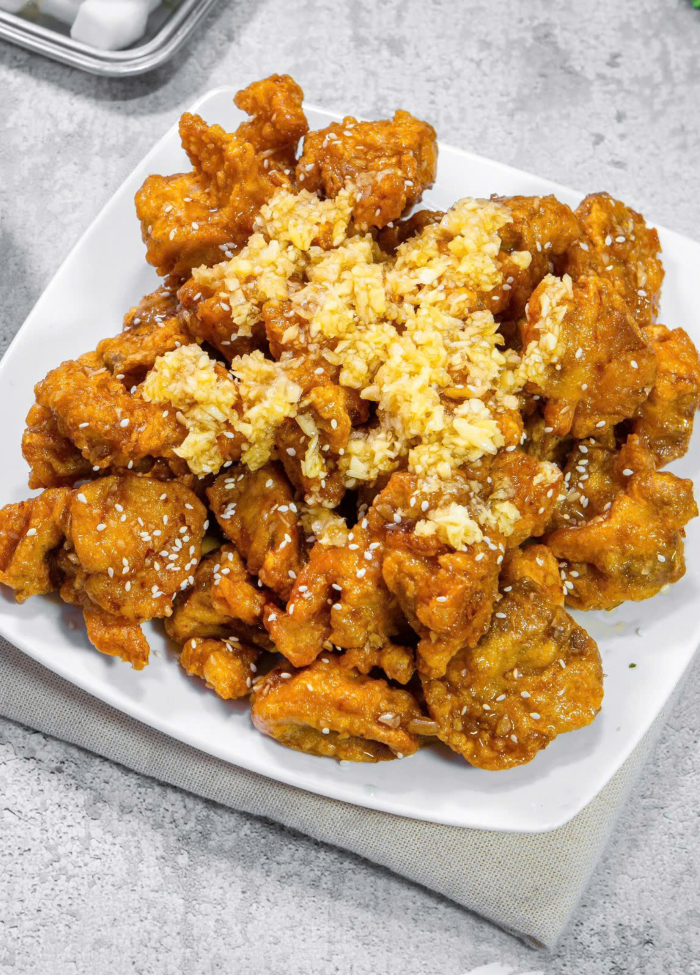 Gà sốt tỏi 마늘 치킨