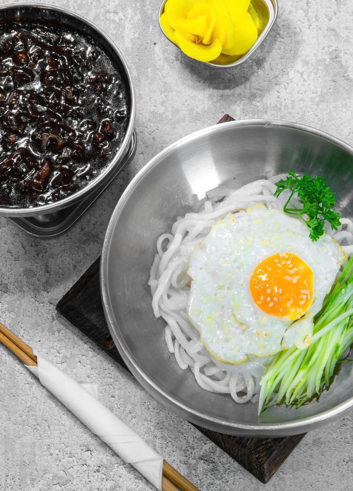 Mì tương đen 쌀면 자짱면